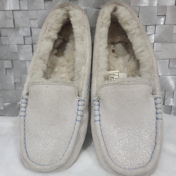 UGG I do Moccasins US 6 EUR 37 - Picture 3 of 9